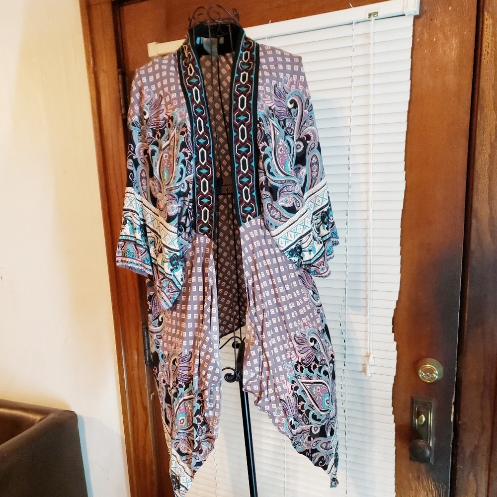 Flying Tomato Kimono. Boho embroidered aztec